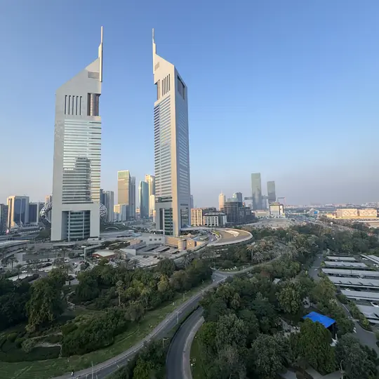 Emirates Towers и шоссе Шейха Зайеда